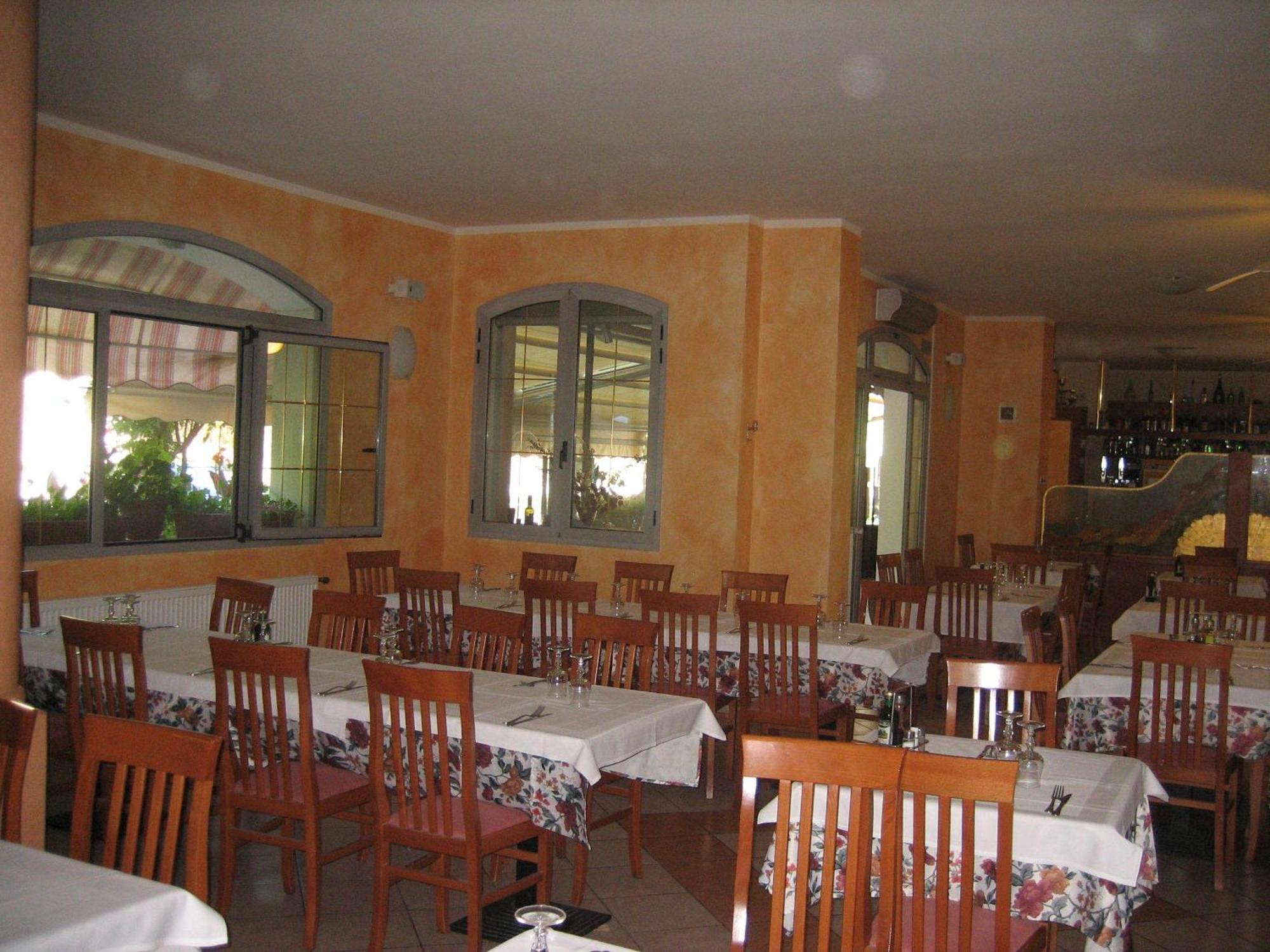 Albergo Ristorante Sterlina Grizzana Exterior photo